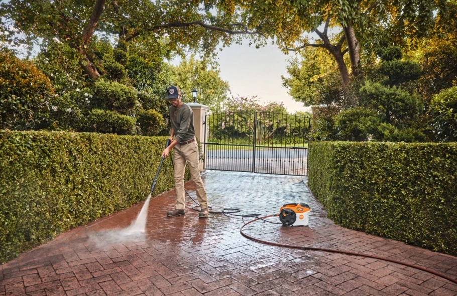 Le nettoyeur haute pression à batterie STIHL REA 100 PLUS